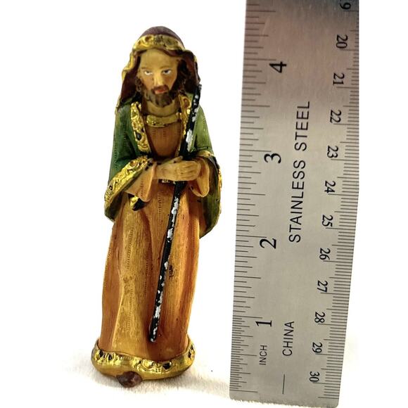 Victoria’s Garden 6 Piece Nativity Scene Small Resin Christmas Nativity - Picture 3 of 14